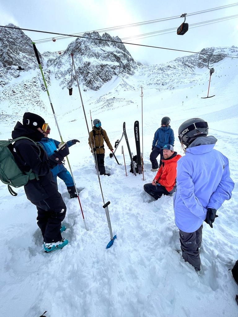 Lawinenkurs Advanced für Fortgeschrittene Innsbruck Tirol Alpine Safety Academy Nico Metz Delayon Eyewear